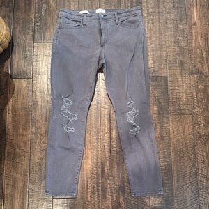 Universal Thread Women’s High Rise Gray Distressed Skinny Jeans size 12/31